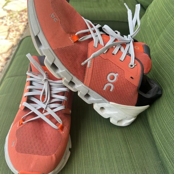 On Men's Cloudflyer 4 Running Shoes Ginger & White Pre-Owned - Picture 2 of 8